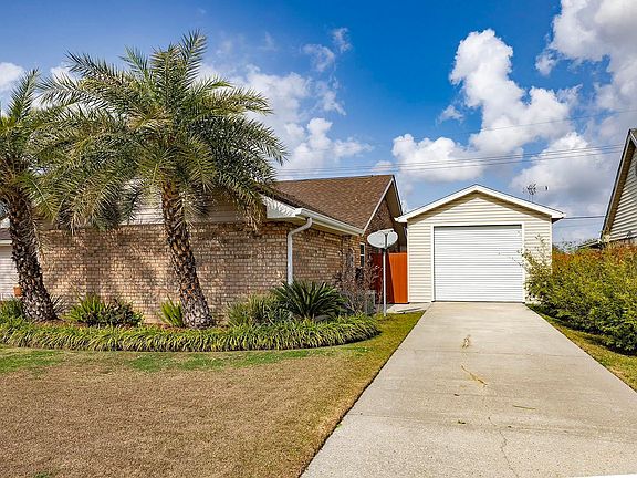 3rd image of 105 Maria Cir