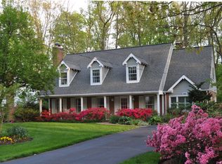 9207 Hamilton Dr, Fairfax, VA 22031