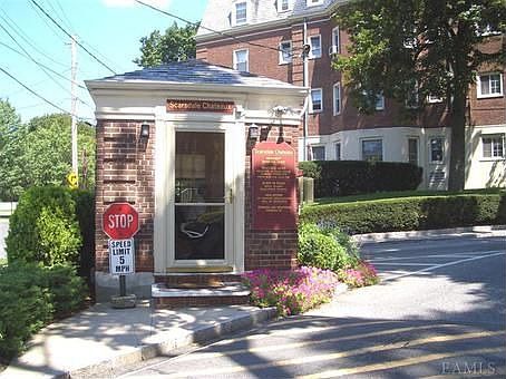 1st image of 2 Chateaux Cir APT 2M