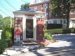 2 Chateaux Cir APT 2M, Scarsdale, NY 10583