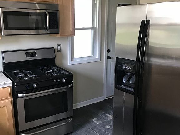 5th image of 4606 Aldrich Ave N