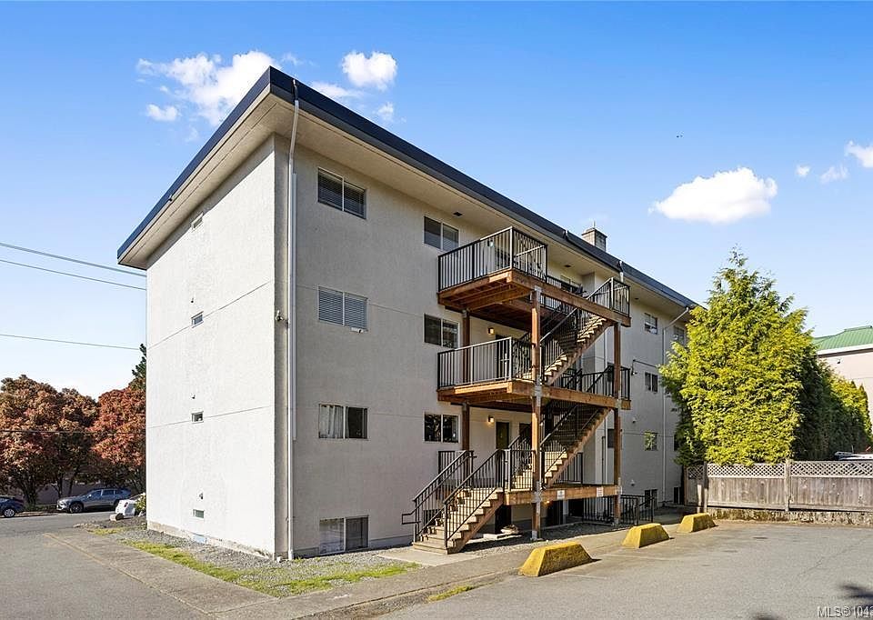 2nd image of 1630 Crescent View Dr #9