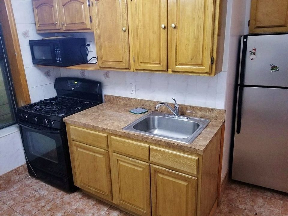 1st image of 2126 31st Ave APT 1R