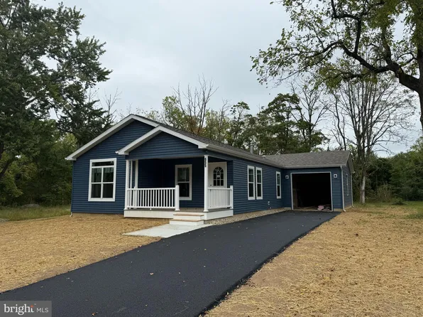 655 Roseanne Ln, Sellersville, PA 18960