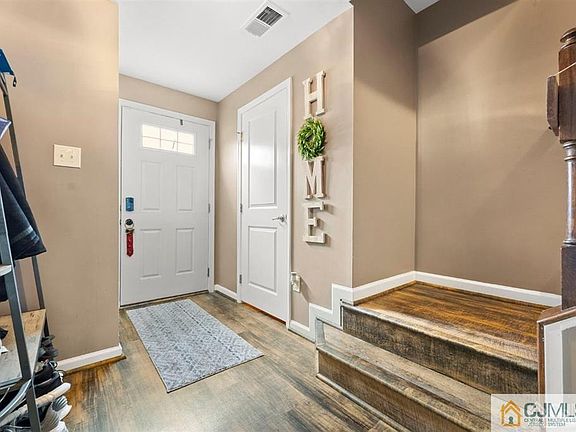 3rd image of 602 Mississippi St