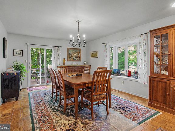 4th image of 1 Exeter Ct