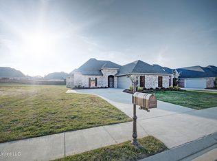 1121 Old Court Xing, Flowood, MS 39232