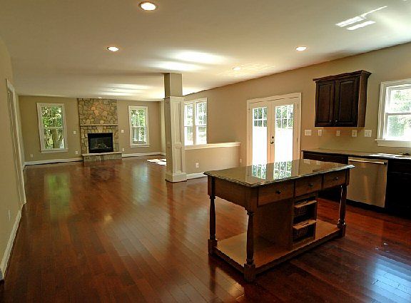 3rd image of 1410 Patrick Cir SW
