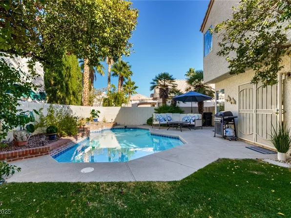 9608 Crystal Cup Cir, Las Vegas, NV 89117