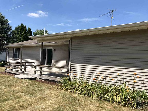 3rd image of 15892 Burtsfield Dr