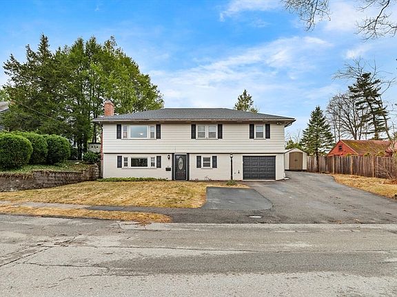 4th image of 22 Indian Hill Rd