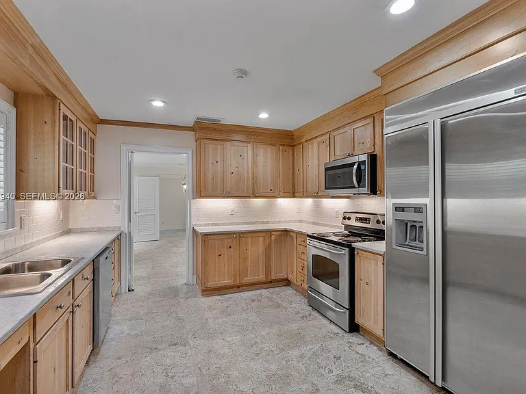 1037 Alfonso Ave — Photo 44