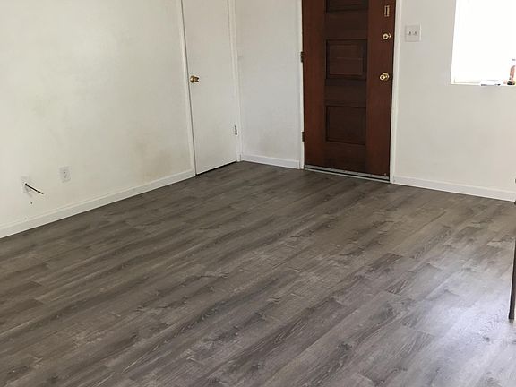 3rd image of 1615 Elaine Dr
