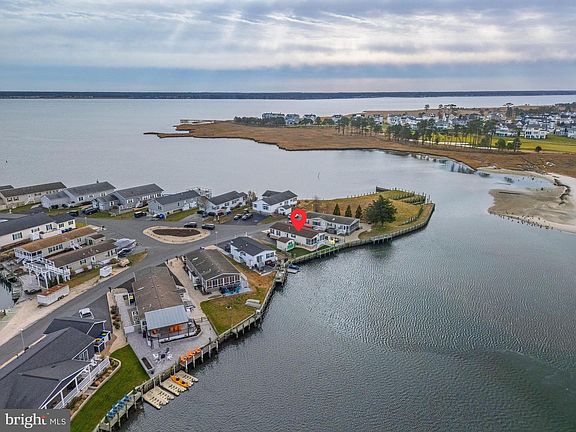 4th image of 34215 River Rd