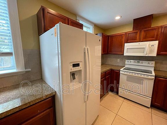 3rd image of 3102 N 17th St Unit A-3102a