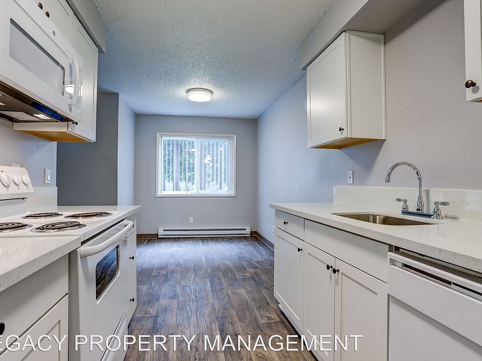 1st image of 19511 NE Halsey St APT 205