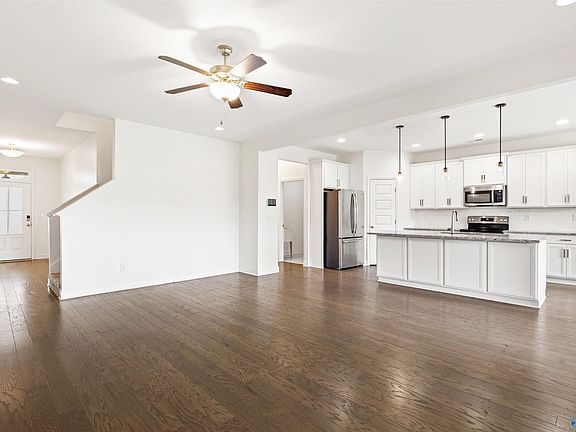 5th image of 11006 Thorne Dr