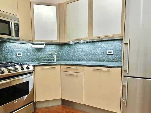 120 Greenwich St APT 8H, New York, NY 10006