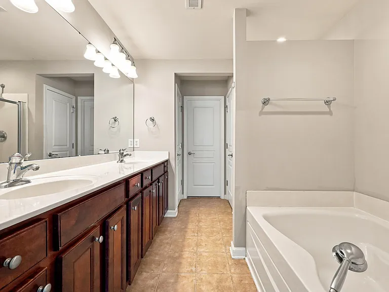 8221 Pilots View Dr — Photo 14