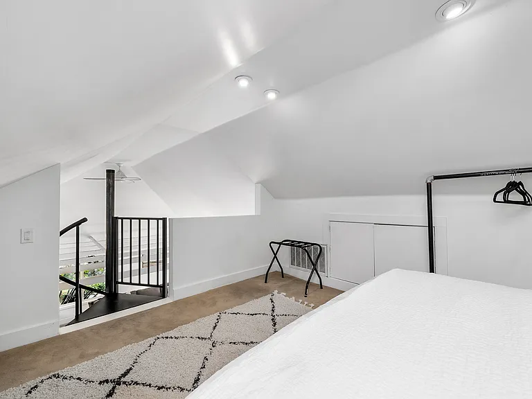 Upstairs loft with Queen Bed