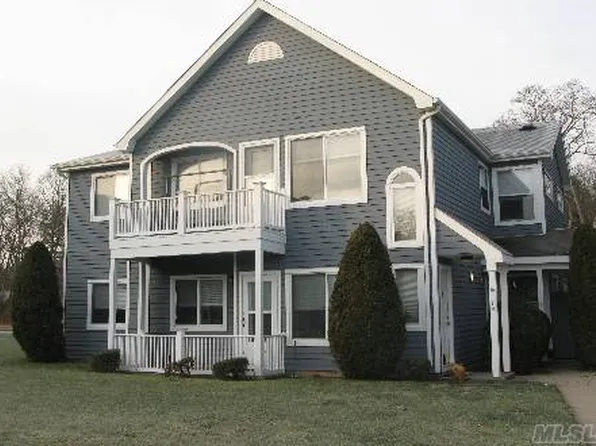 614 Birchwood Park Dr, Middle Island, NY 11953