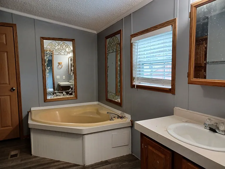 Belle Villa Meadows — Photo 33