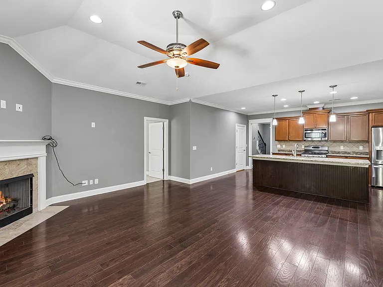 5425 Bungalow Cir — Photo 23