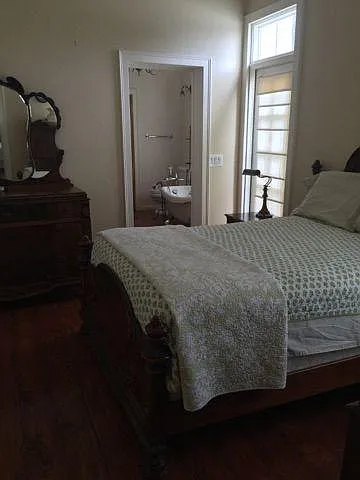 230 4th St — Photo 2