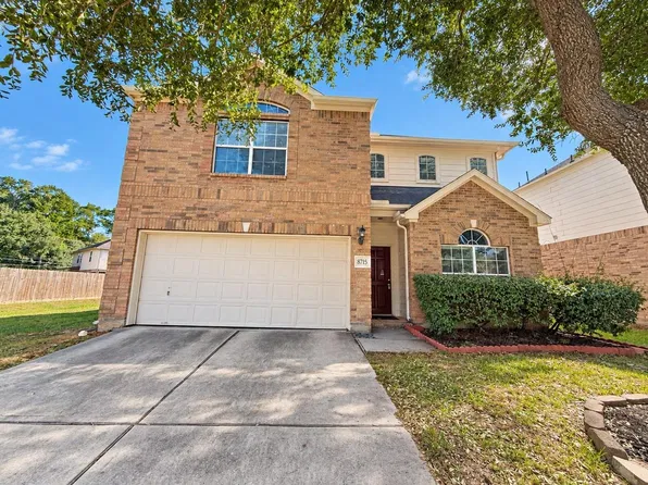 8715 Headstall Dr, Tomball, TX 77375