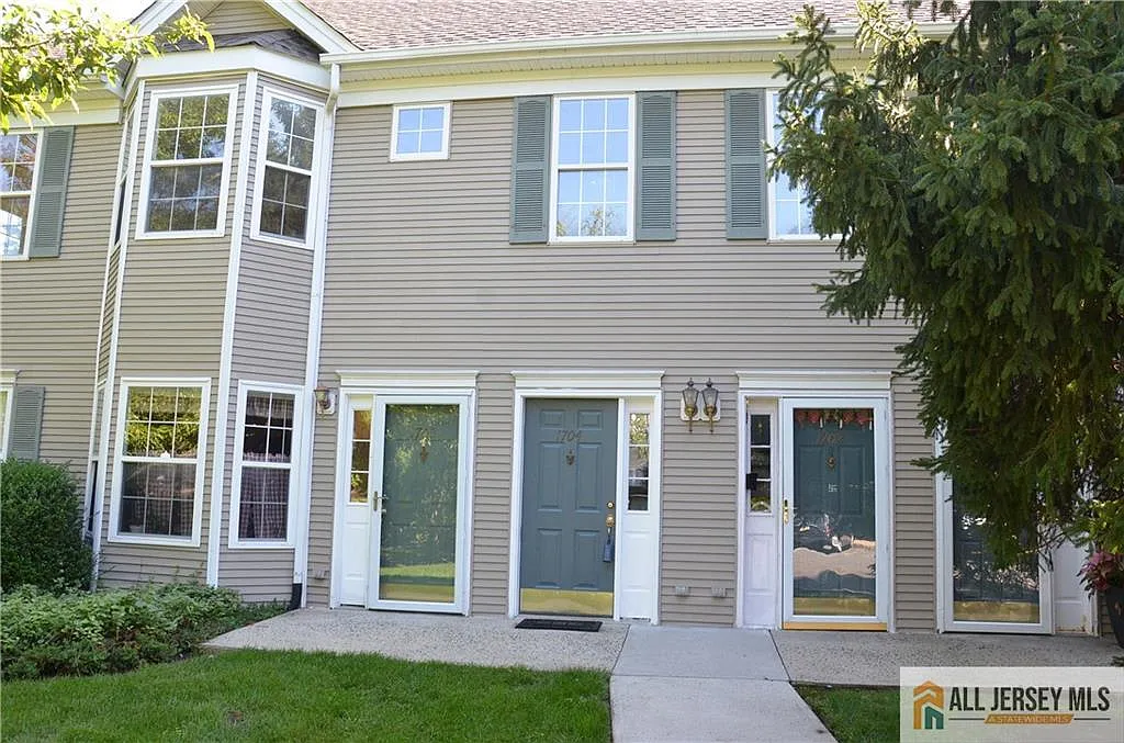 2 bed, 2.0 bath, 1228 sqft, $2,550 — Photo 2
