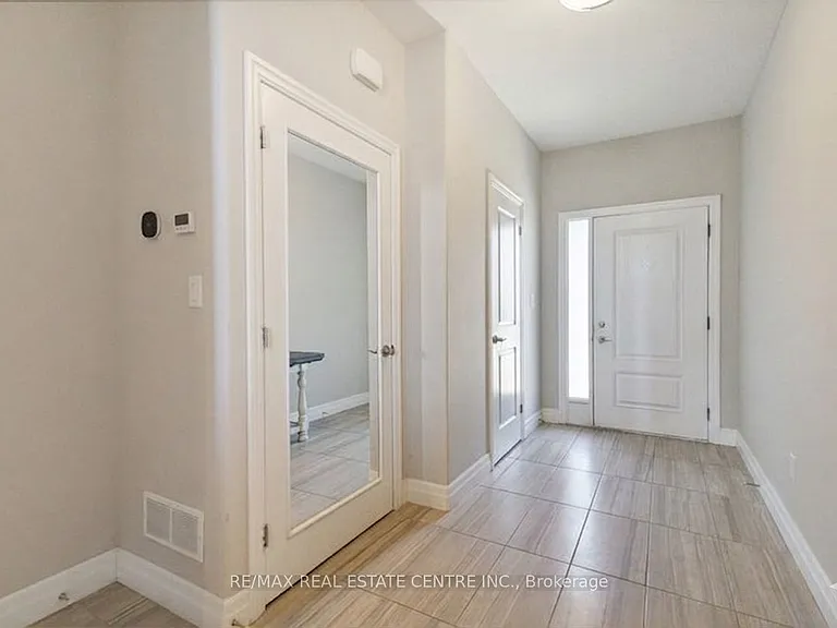 815 Sarnia Rd #1 — Photo 15