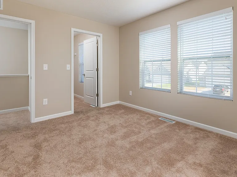10148 Castle Creek Cir — Photo 13