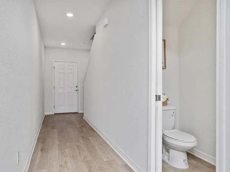 18 Polermo Ave — Photo 8