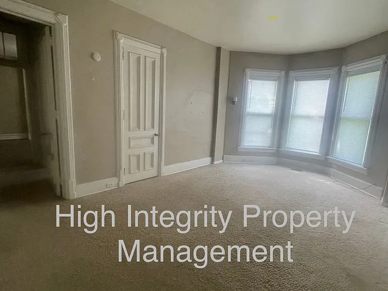 410 Maple Ave — Photo 6
