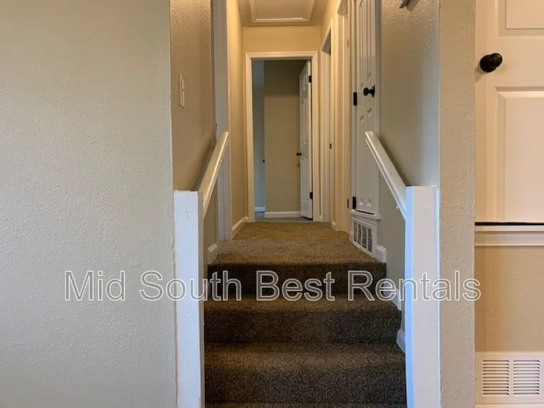 908 Leacrest Ave — Photo 4