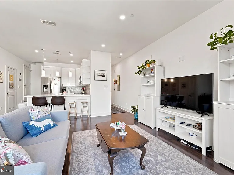 1729 Carpenter St #C — Photo 4