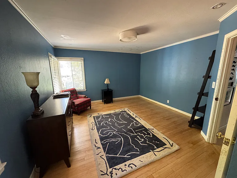 1402 Notre Dame Ave — Photo 25