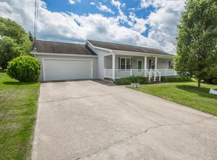 114 Greystone Dr, Beaver, WV 25813