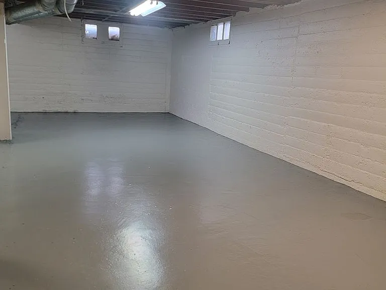 1513 Evergreen St — Photo 13