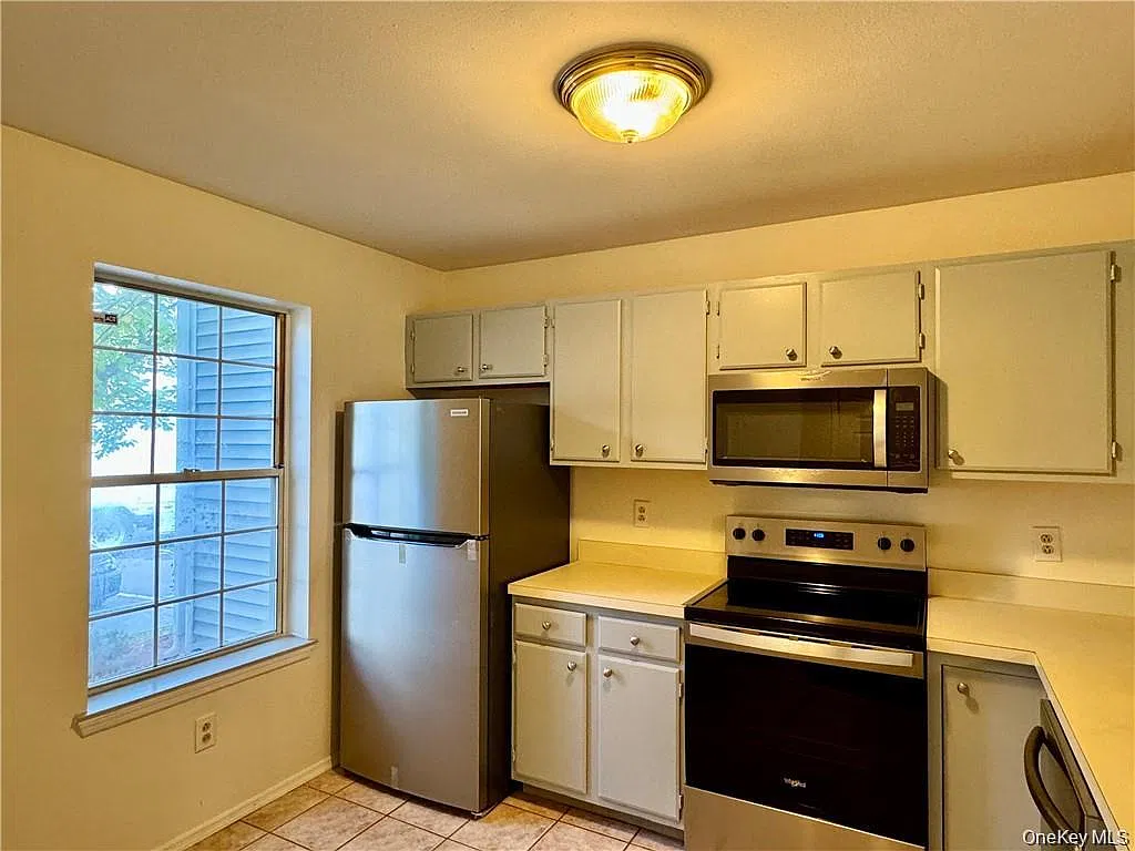 2 bed, 1.5 bath, 1115 sqft, $2,300 — Photo 4
