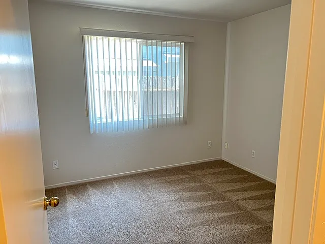 120 Philip Dr — Photo 10