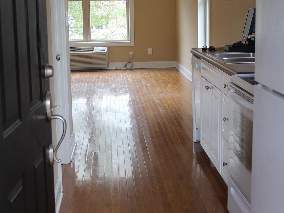2nd image of 211 W Fairview Ave