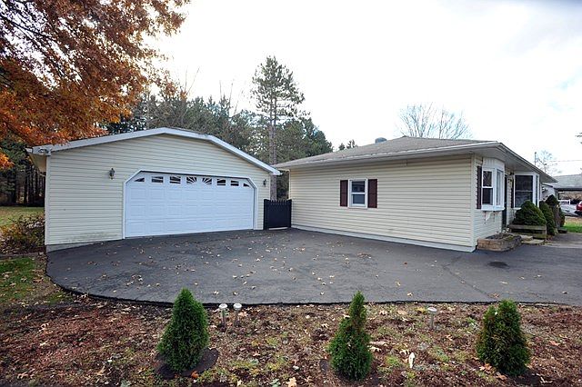 1st image of 48 Wolcott Dr