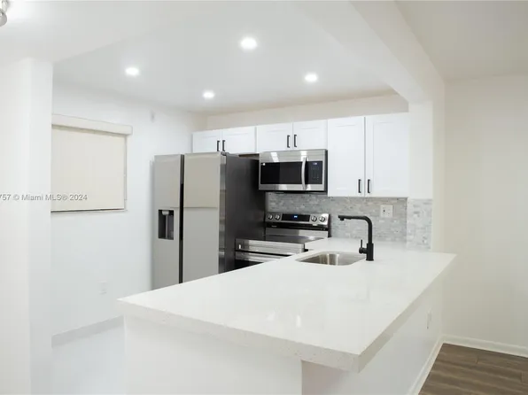 10975 SW 107th St APT 118, Miami, FL 33176