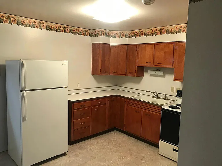 3007 S Park Ave #5 — Photo 4