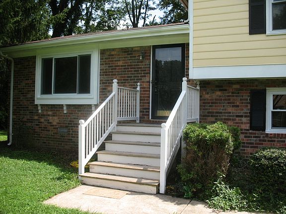 3rd image of 8373 Colmar Dr