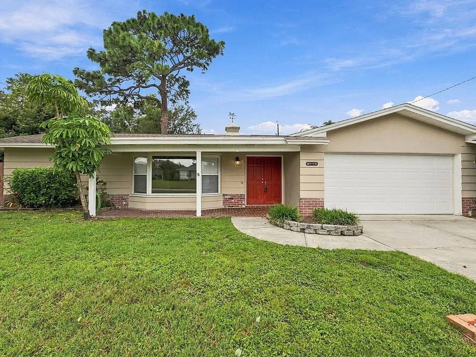 2368 Sarazen Dr