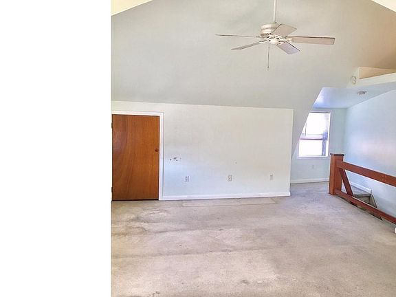 5th image of 223 Lincoln Ave