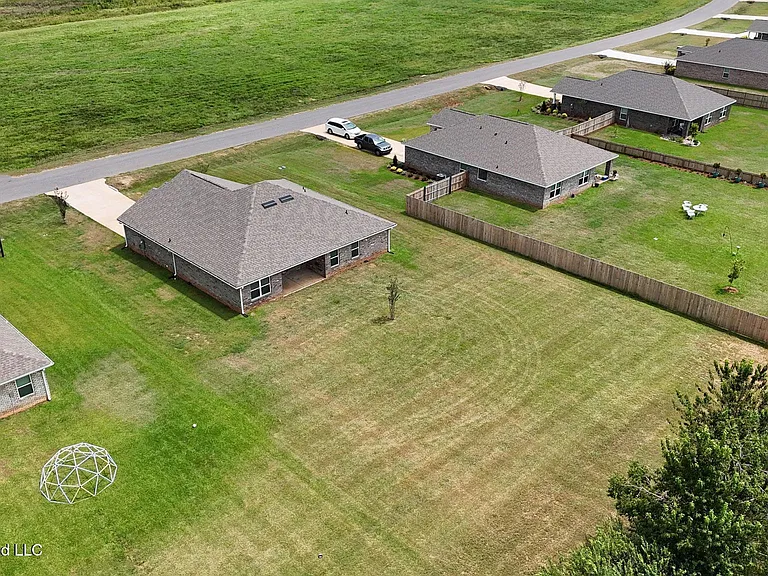 107 Mill Ct — Photo 33