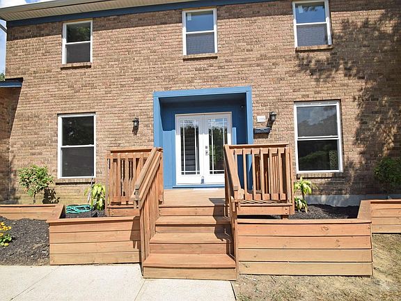 2nd image of 11086 Embassy Dr